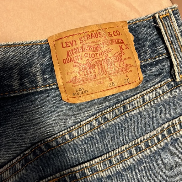 Levi Shorts - Picture 4 of 5